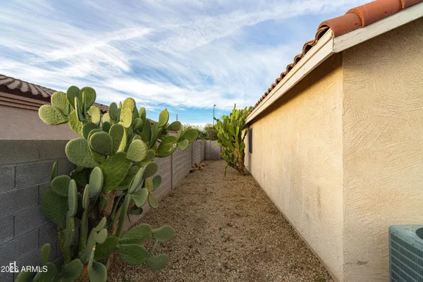 $2,000 | 11825 West Edgemont Avenue, Avondale, AZ 85392
