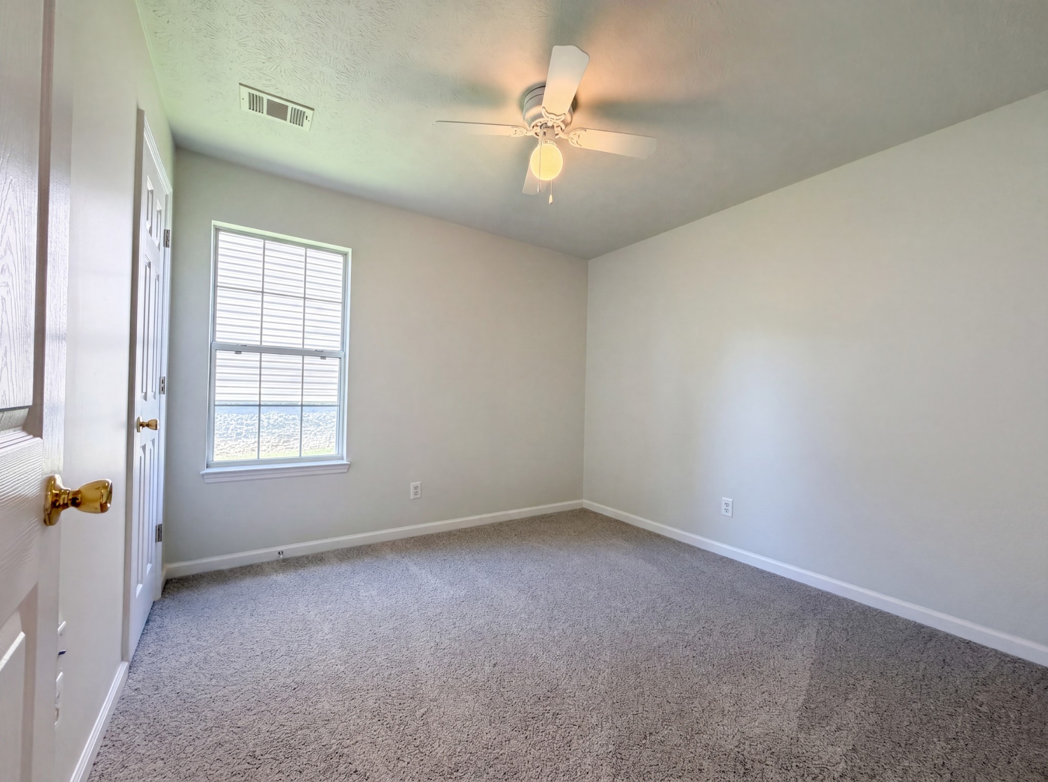 609 Sandy Spring Trail Madison, TN 37115 - Photo 10 of 16 an empty room with a window