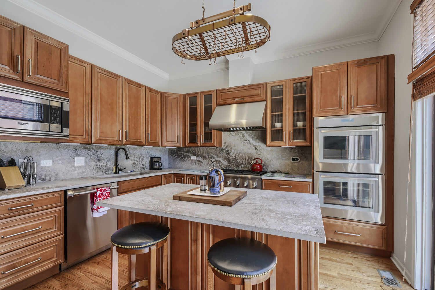481 North Clinton Street Chicago, IL 60654 - Photo 9 of 34