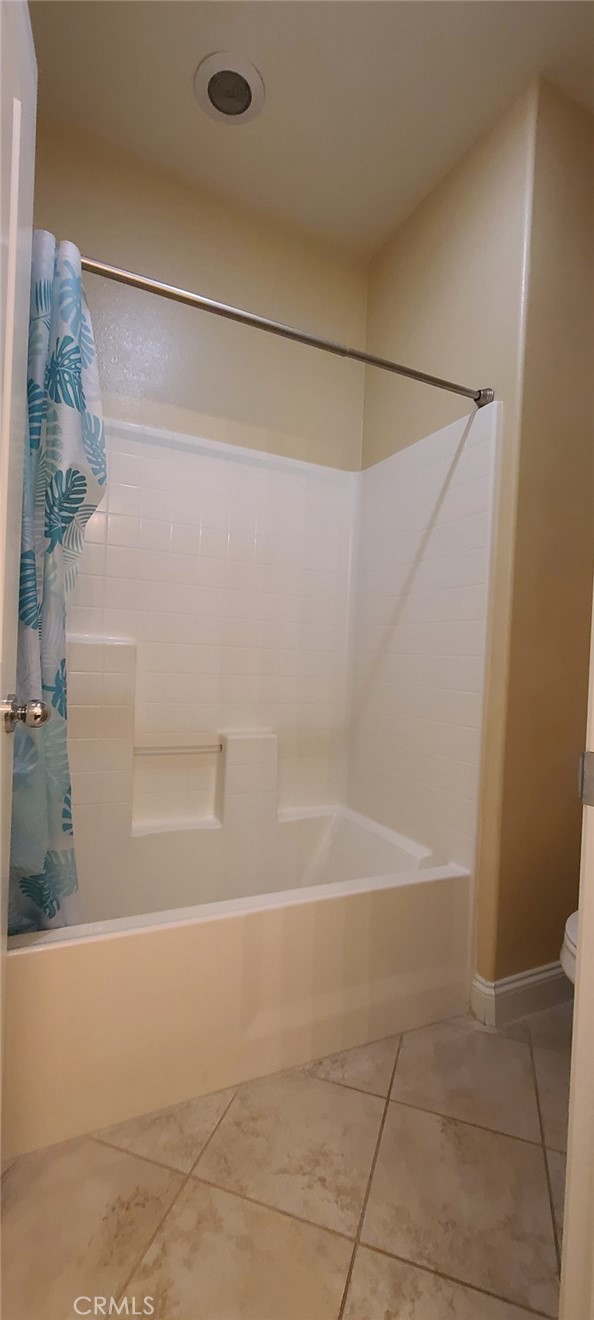 13209 Lima Drive Rancho Cucamonga, CA 91739 - Photo 19 of 25 a bathroom with a bathtub