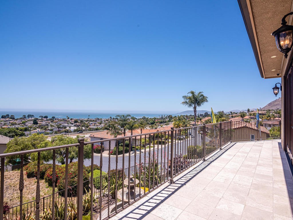 1290 Costa Brava Pismo Beach, CA 93449 - Photo 9 of 45