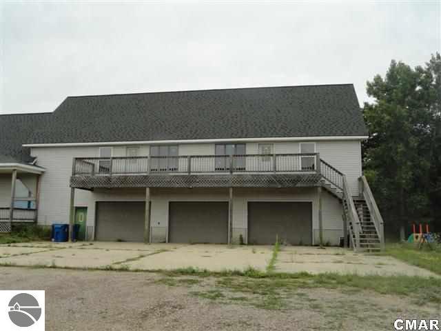 11105 North Loomis Road Clare, MI 48617 - Photo 5 of 24 1768756-4.JPG
