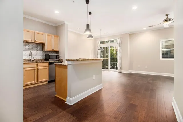 $189,900 | 2230 Cheshire Bridge Road Northeast, Unit 401, Atlanta, GA 30324