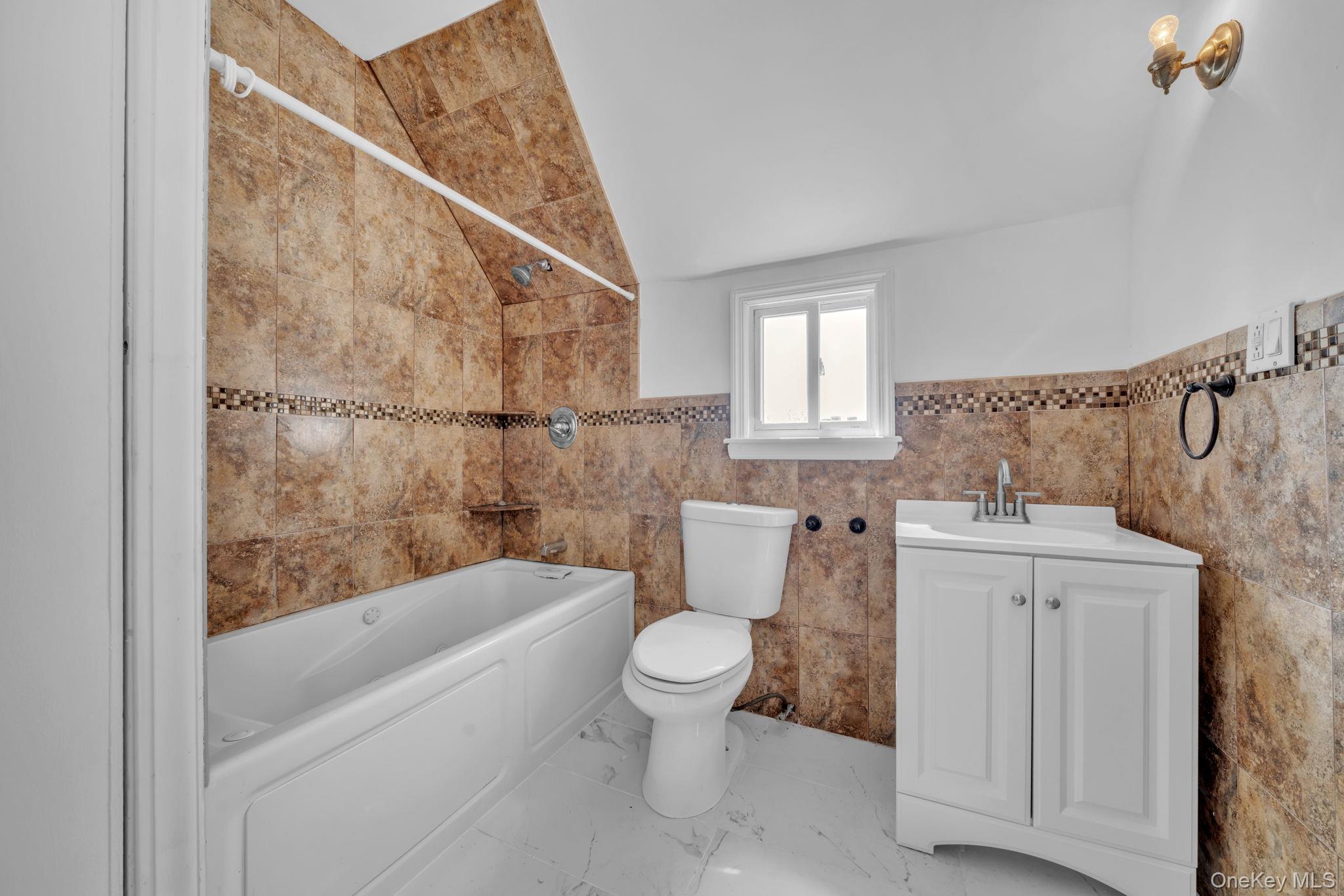 38 Trinity Place New Rochelle, NY 10805 - Photo 23 of 50