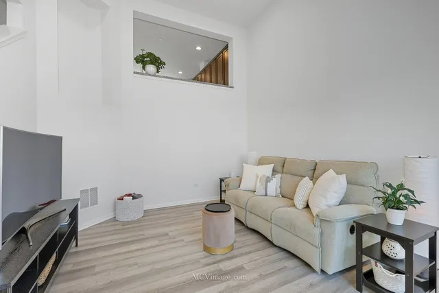 $345,990 | 14050 South Belmont Drive, Homer Glen, IL 60491