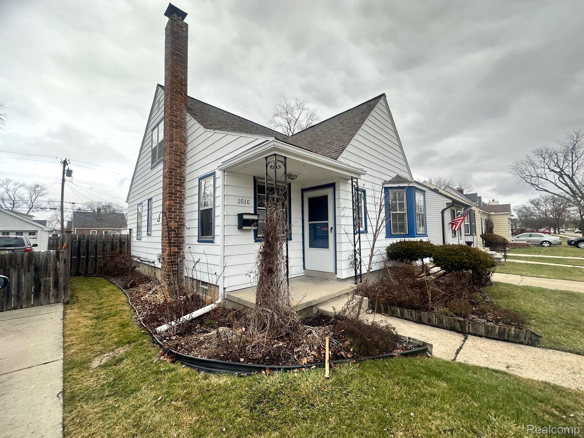 1010 Cambridge Road Berkley, MI 48072 - Photo 2 of 17 Gallery Image 2