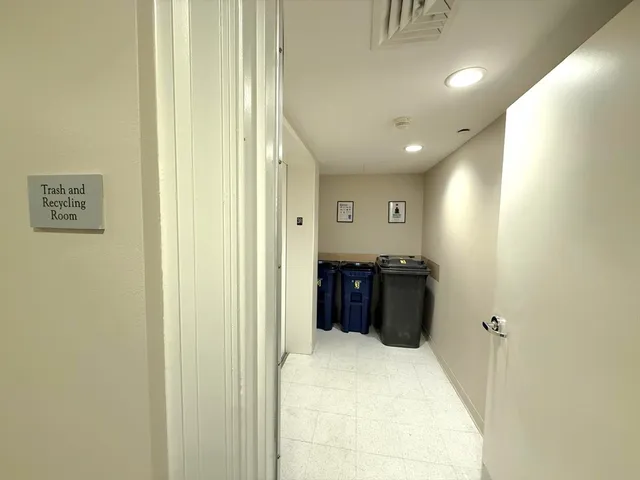 $2,880 | 1 Huntington Avenue, Unit 310, Boston, MA 02116