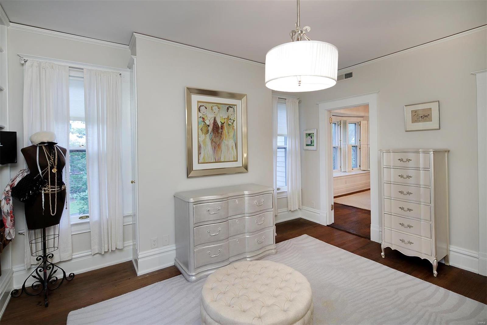 135 North Hanley Road Clayton, MO 63105 - Photo 12 of 23 Gallery Image 12