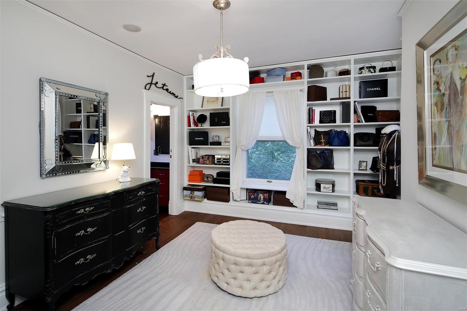 135 North Hanley Road Clayton, MO 63105 - Photo 13 of 23 Gallery Image 13