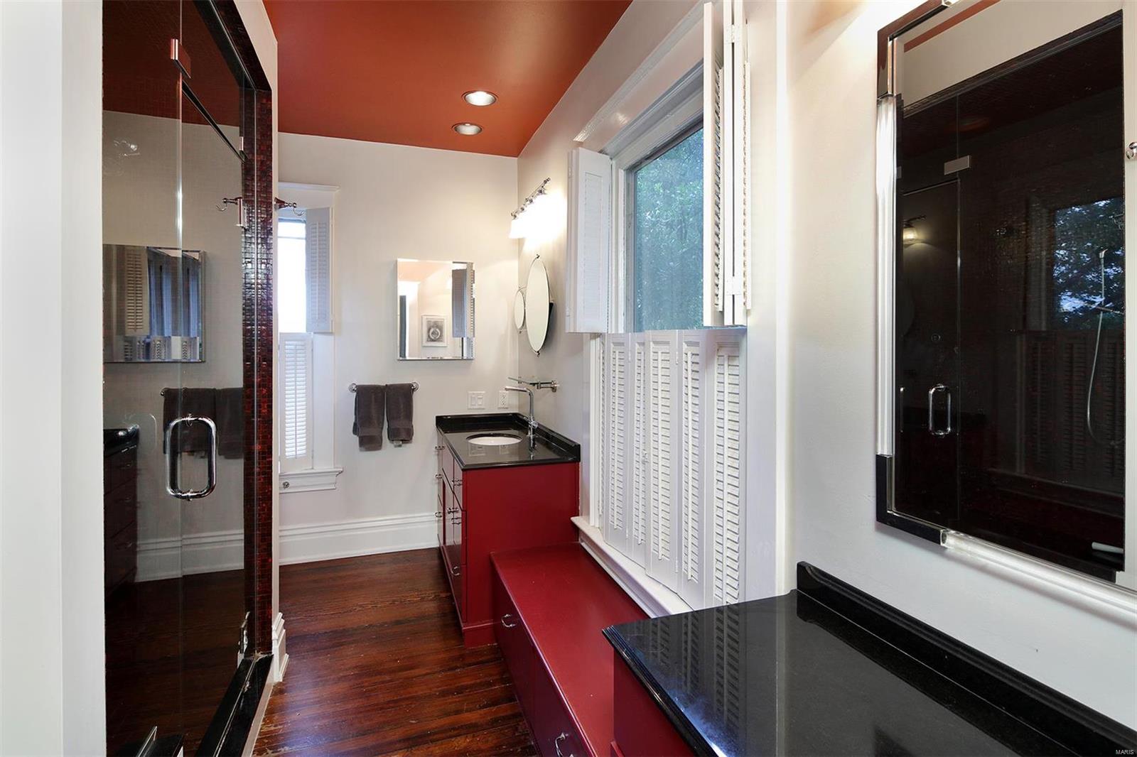 135 North Hanley Road Clayton, MO 63105 - Photo 14 of 23 Gallery Image 14