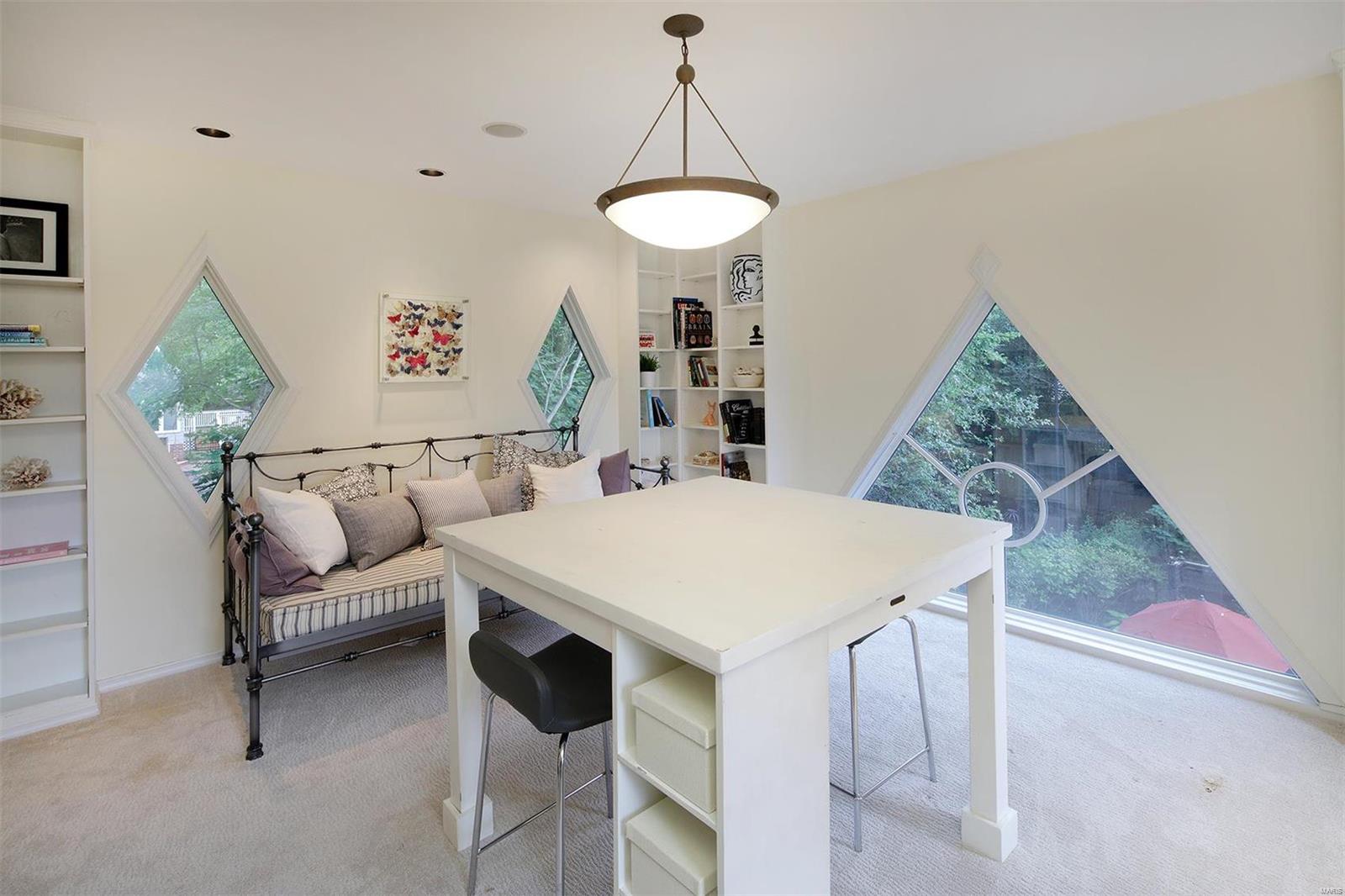 135 North Hanley Road Clayton, MO 63105 - Photo 17 of 23 Gallery Image 17
