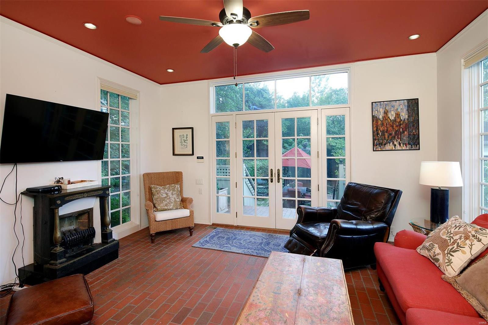 135 North Hanley Road Clayton, MO 63105 - Photo 10 of 23 Gallery Image 10