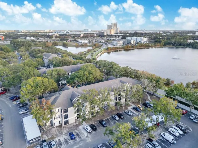 $1,900 | 7606 Pissarro Drive, Unit 14305, Orlando, FL 32819