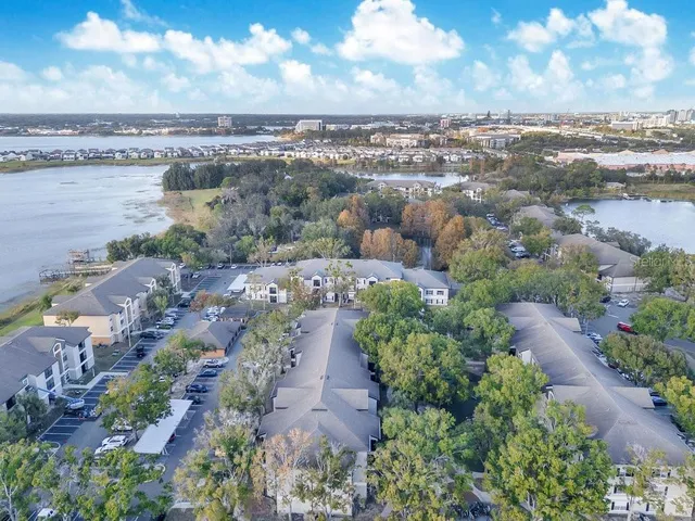 $1,900 | 7606 Pissarro Drive, Unit 14305, Orlando, FL 32819