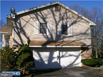 3100 Cricket Road Reading, PA 19605 - Photo 2 of 12 Garage
