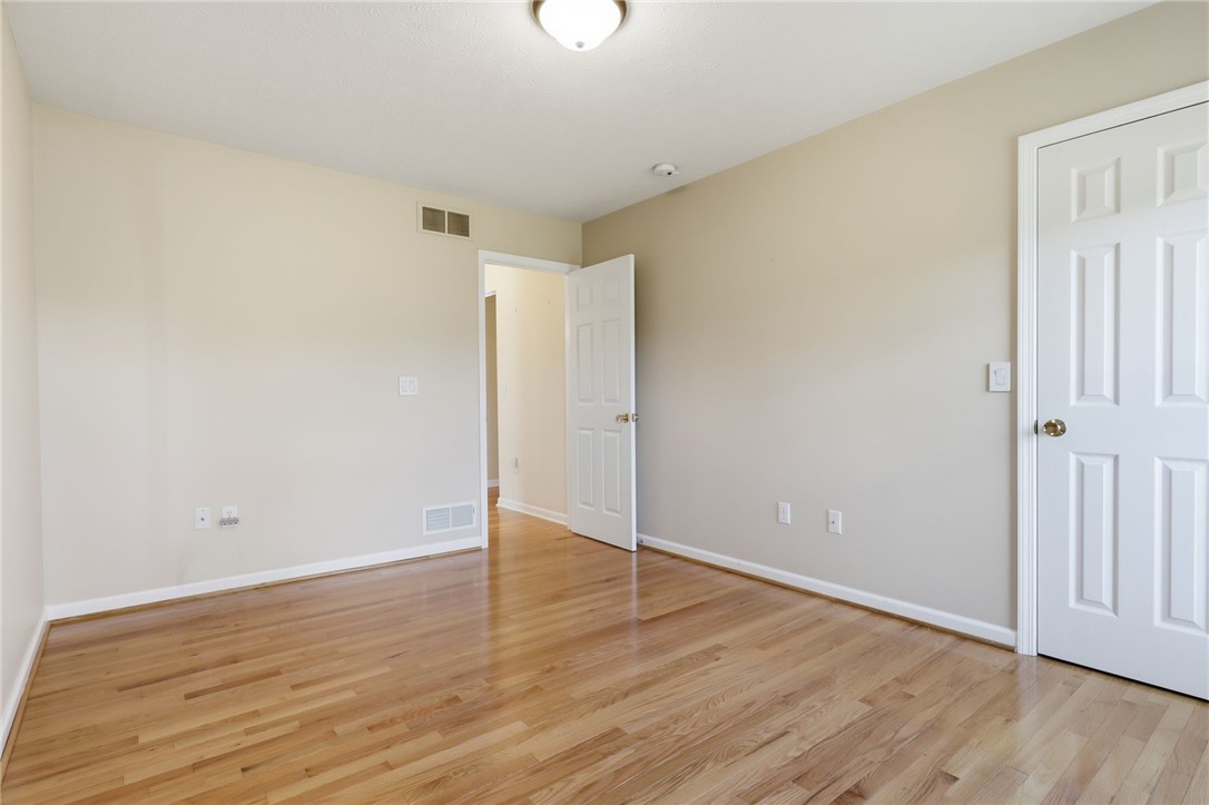1024 Pondbrook Point Webster, NY 14580 - Photo 18 of 36 2nd Bedroom