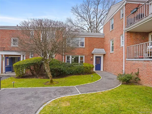 $345,000 | 118 Lawn Terrace, Unit 1E, Mamaroneck, NY 10543