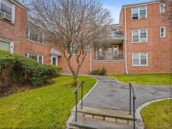 $345,000 | 118 Lawn Terrace, Unit 1E, Mamaroneck, NY 10543