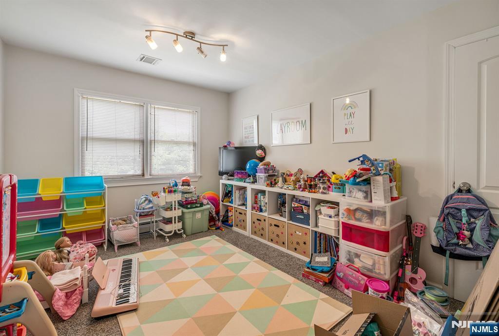 69 Prospect Street, Unit 2 Paramus, NJ 07652 - Photo 11 of 17