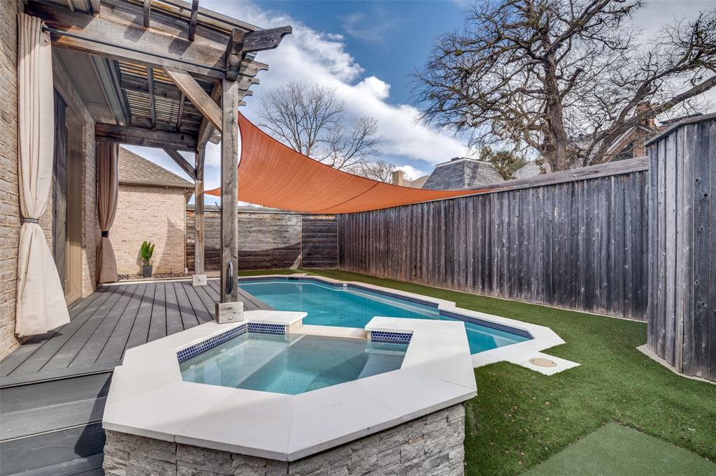 711 Ridgeview Drive Rockwall, TX 75087 - Photo 32 of 39 a view of outdoor sitting area with furniture and wooden fence