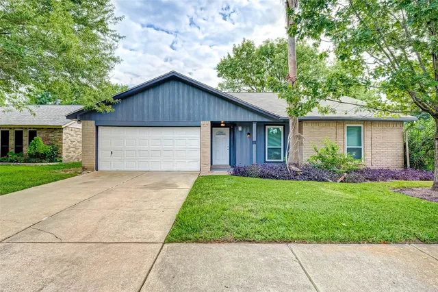 $2,000 | 6802 Glenray Drive, Houston, TX 77084