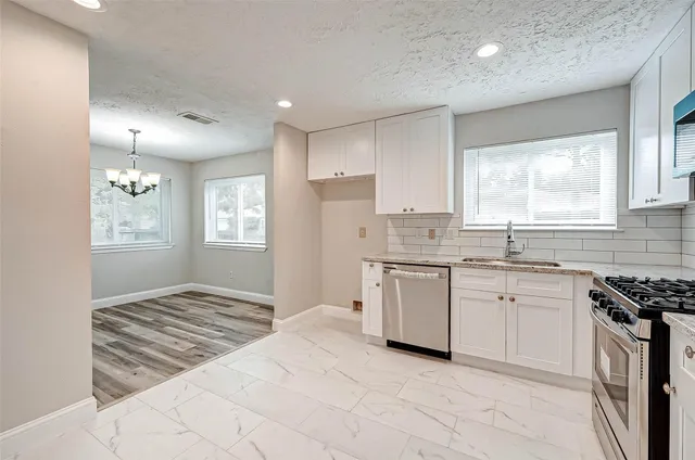 $2,000 | 6802 Glenray Drive, Houston, TX 77084