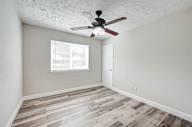 $2,000 | 6802 Glenray Drive, Houston, TX 77084