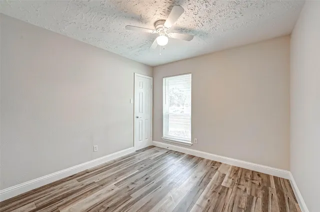 $2,000 | 6802 Glenray Drive, Houston, TX 77084