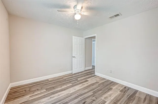 $2,000 | 6802 Glenray Drive, Houston, TX 77084