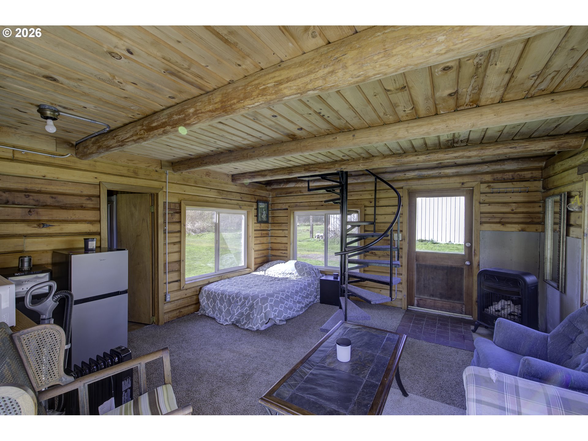 47 North Nemah Road East South Bend, WA 98586 - Photo 22 of 33 a living room with furniture and a flat screen tv