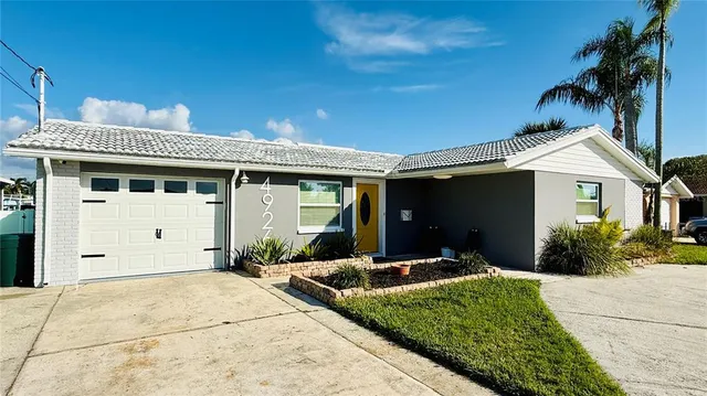 $3,500 | 4926 Blue Heron Drive, New Port Richey, FL 34652