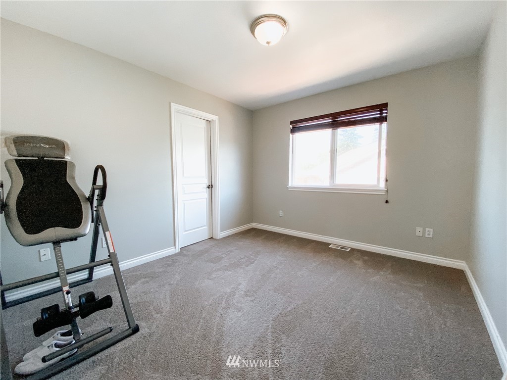 1416 North 39th Street Renton, WA 98056 - Photo 14 of 22