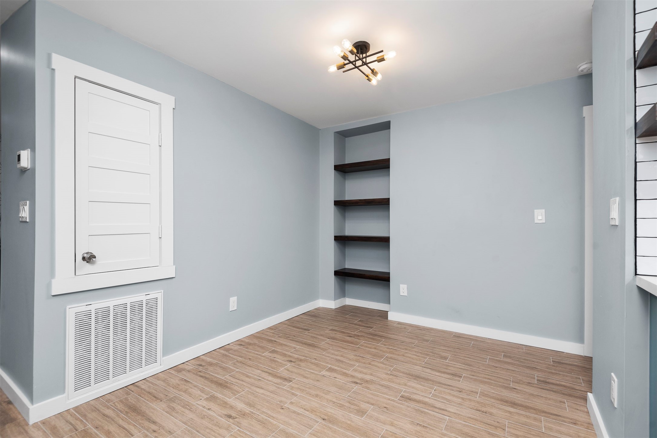 5000 Milwee Street, Unit 54 Houston, TX 77092 - Photo 9 of 25 Set the table and gather — this dining space is ready to become the heart of your home.