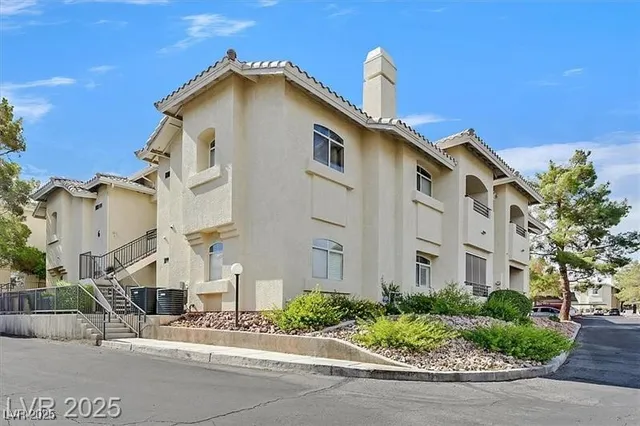 $1,625 | 3320 South Fort Apache Road, Unit 218, Las Vegas, NV 89117