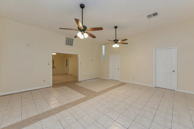 $2,550 | 18610 Anne Drive, Webster, TX 77058