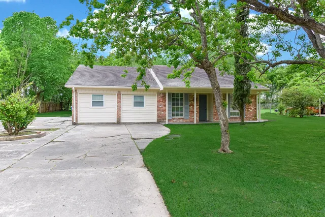 $2,550 | 18610 Anne Drive, Webster, TX 77058