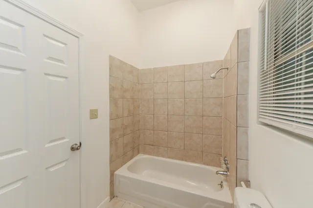 $2,550 | 18610 Anne Drive, Webster, TX 77058