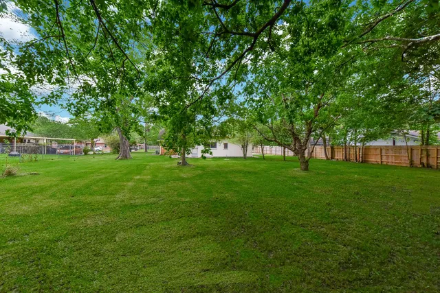 $2,550 | 18610 Anne Drive, Webster, TX 77058