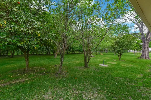 $2,550 | 18610 Anne Drive, Webster, TX 77058