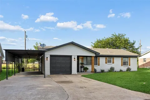 $274,900 | 104 East Oak Street, Gunter, TX 75058