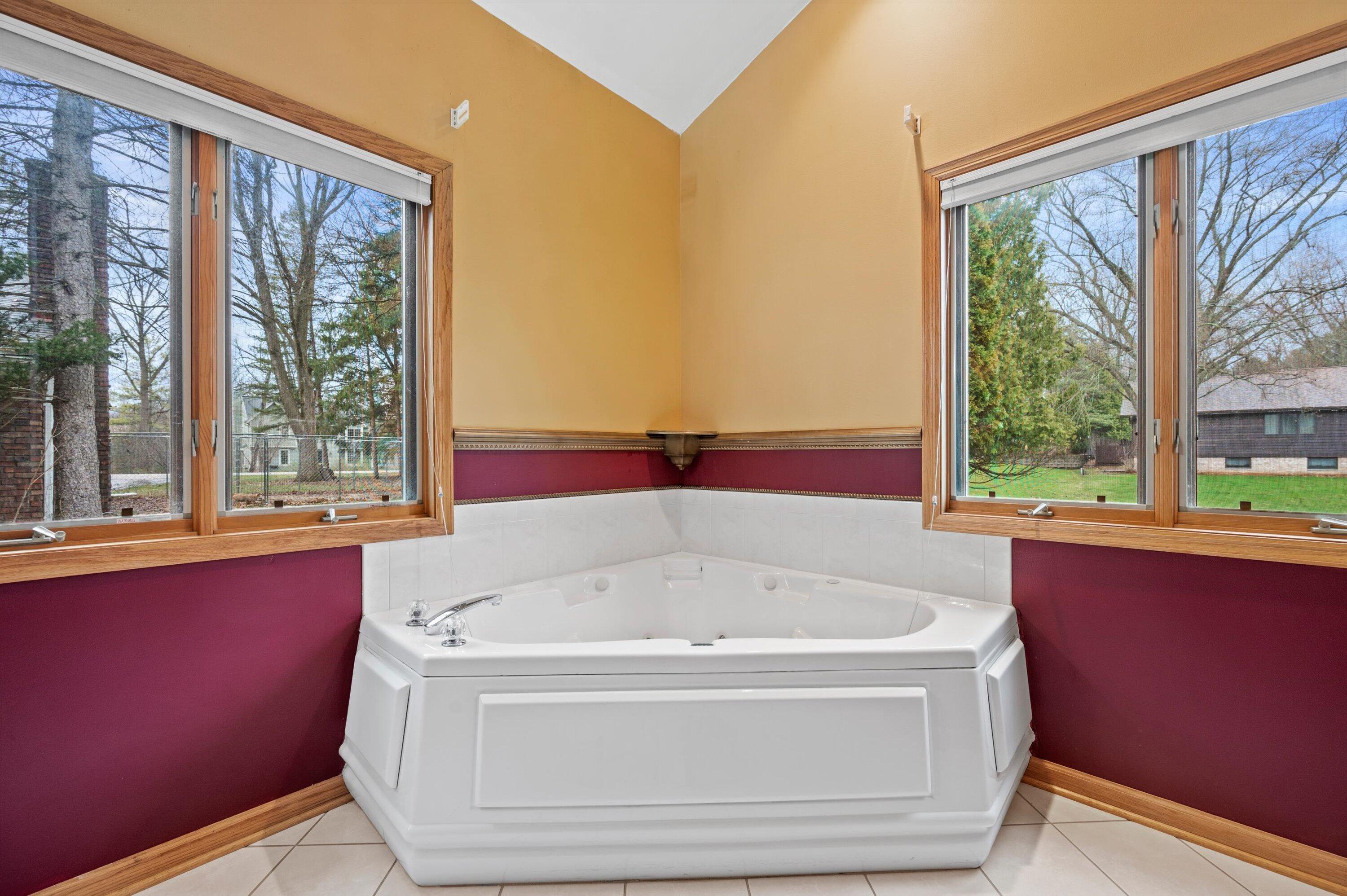 4009 Hickory Knoll Road Delafield, WI 53029 - Photo 19 of 43 Jetted Tub