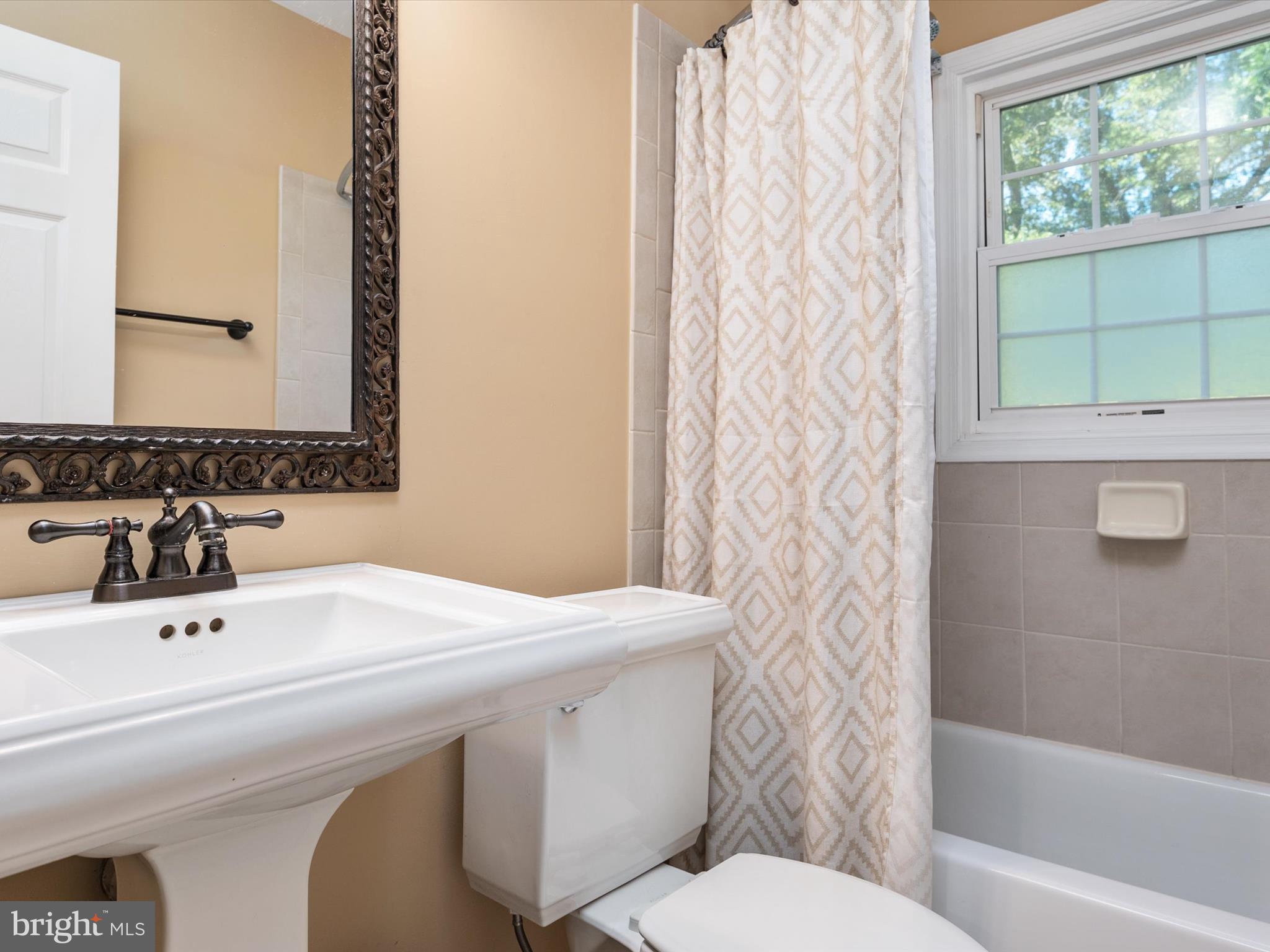 619 North Bestgate Road Annapolis, MD 21401 - Photo 21 of 48 Bath 2 - Hall