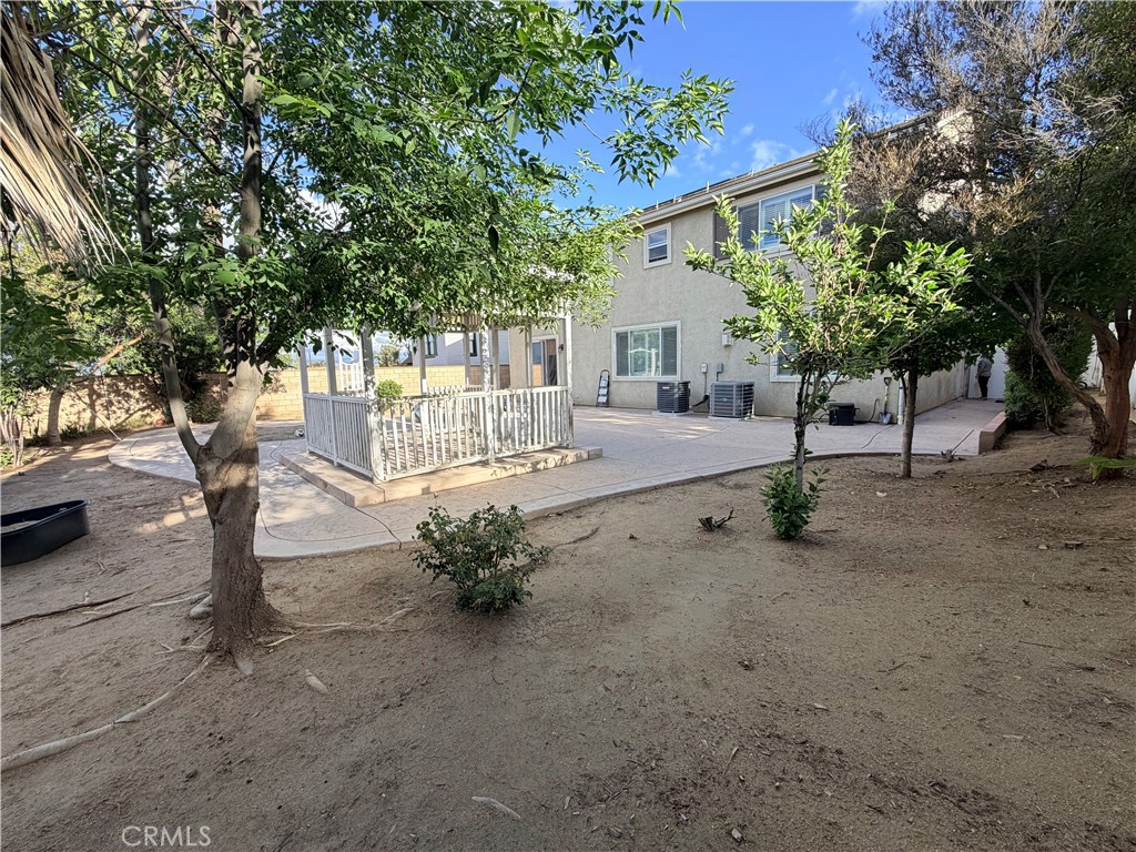 562 Quigley Lane Perris, CA 92570 - Photo 28 of 29 a view of backyard of the house