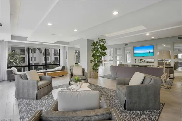 $2,750,000 | 1035 3rd Avenue South, Unit 201, Naples, FL 34102