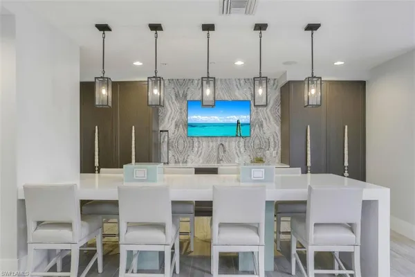 $2,750,000 | 1035 3rd Avenue South, Unit 201, Naples, FL 34102
