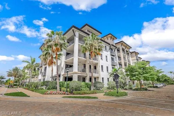 $2,750,000 | 1035 3rd Avenue South, Unit 201, Naples, FL 34102