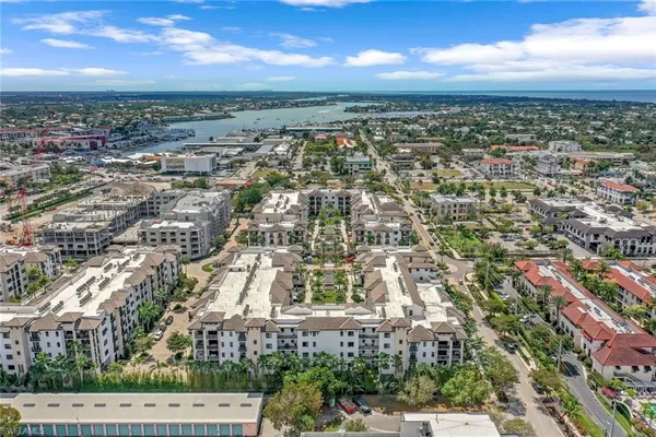 $2,750,000 | 1035 3rd Avenue South, Unit 201, Naples, FL 34102