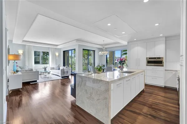 $2,750,000 | 1035 3rd Avenue South, Unit 201, Naples, FL 34102