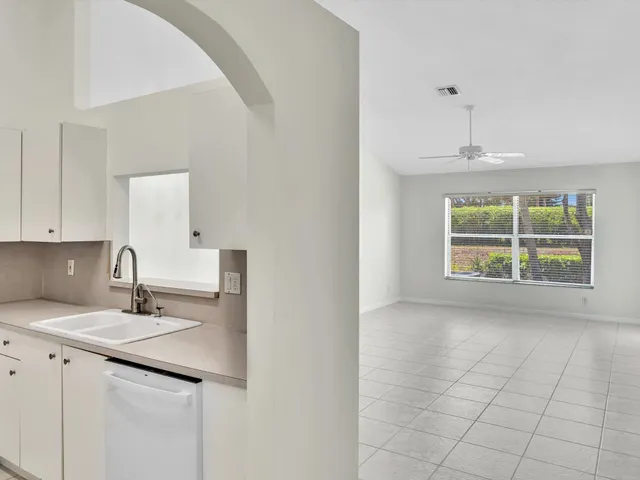 a floor plan in a room