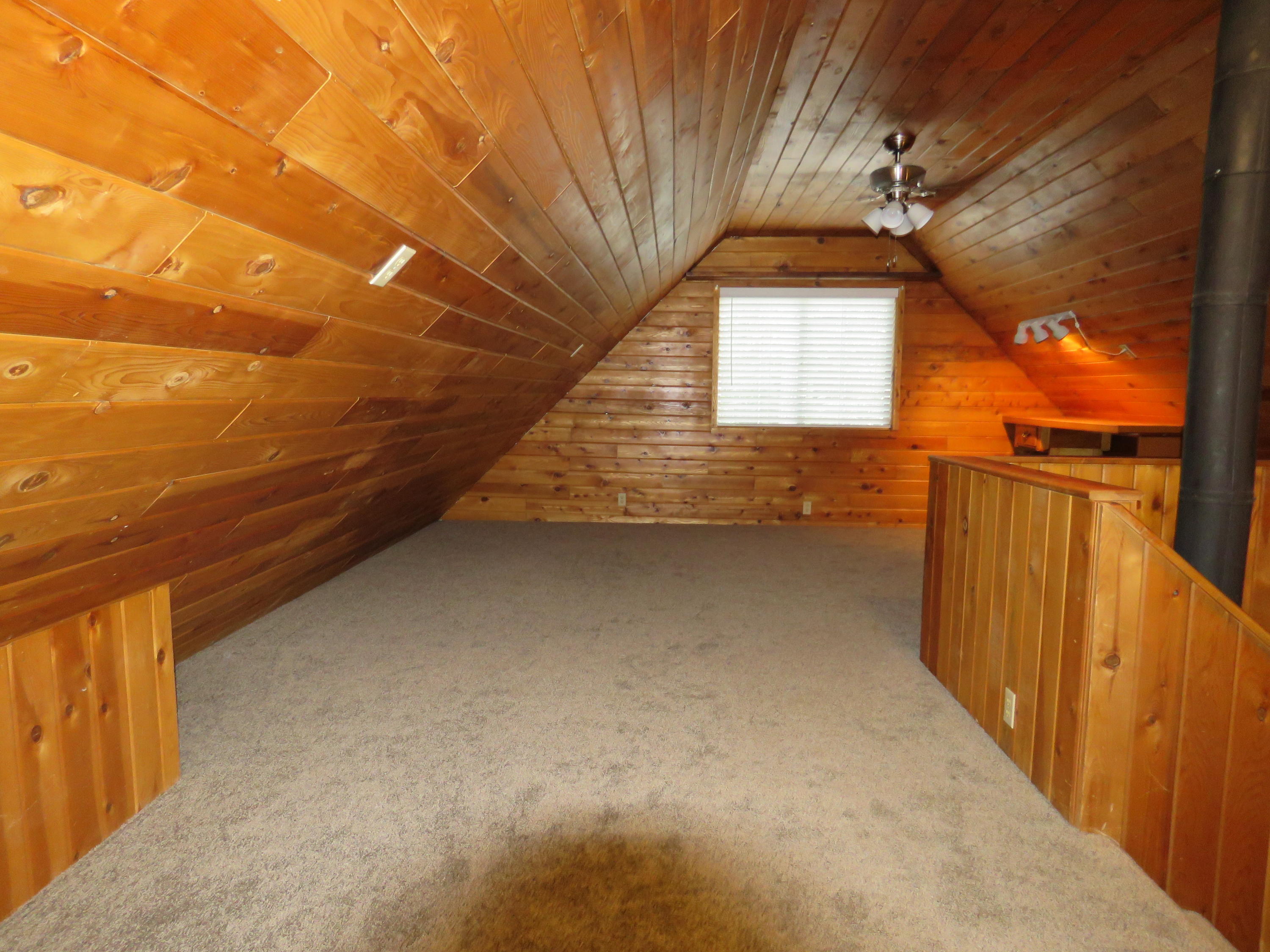 7601 Linda Road Shingletown, CA 96088 - Photo 26 of 36 upstairs bedroom